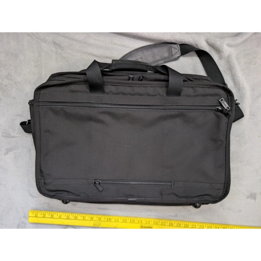 Tumi Dakota 22” Expandable Ballistic Over Night Carry On Great Travel Bag 2677D3